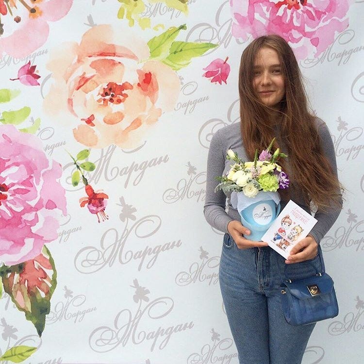Цветы в шляпных коробках - доставка в Минске