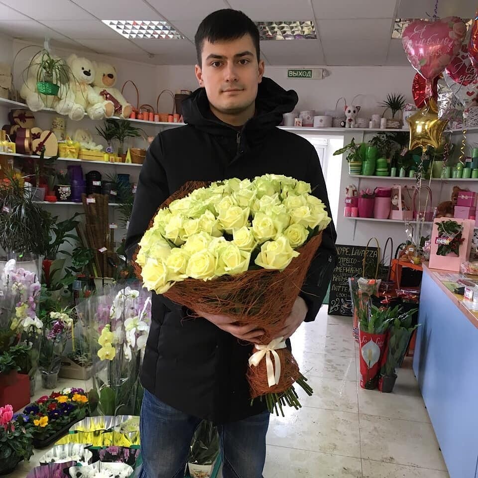 Роза белорусская "Уайт Найоми" купить с доставкой в Минске 