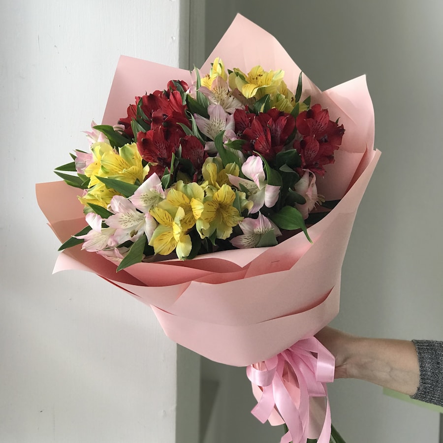 Красивый Букет 11 альстромерий mix