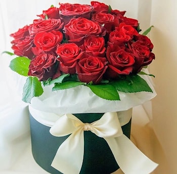 Цветы в коробке "Красные розы"  