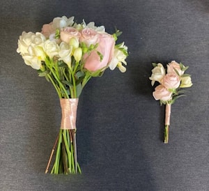 Свадебный букет невесты из розы "Невеста Нежность" 