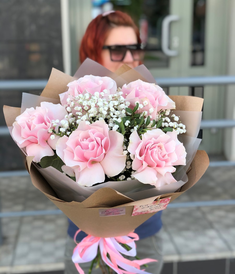 Букет "Париж №2" из пяти французских роз