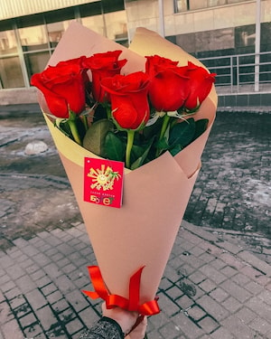 Букет "Красная роза" - СЛИВКИ