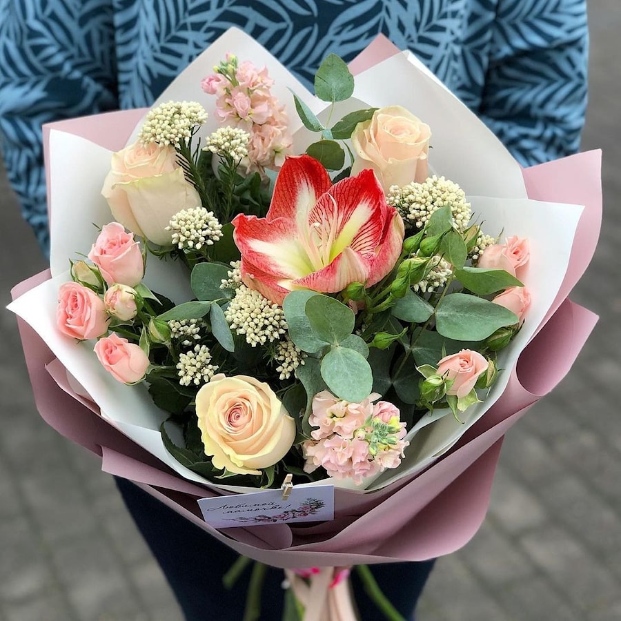 Букет "№8" с экзотикой