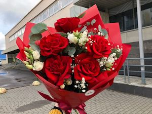Букет "Красный" из пяти французких роз