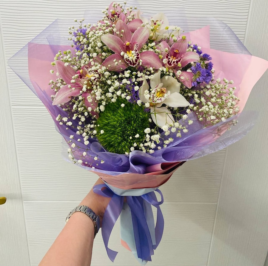 Букет из орхидей " Ванильный"