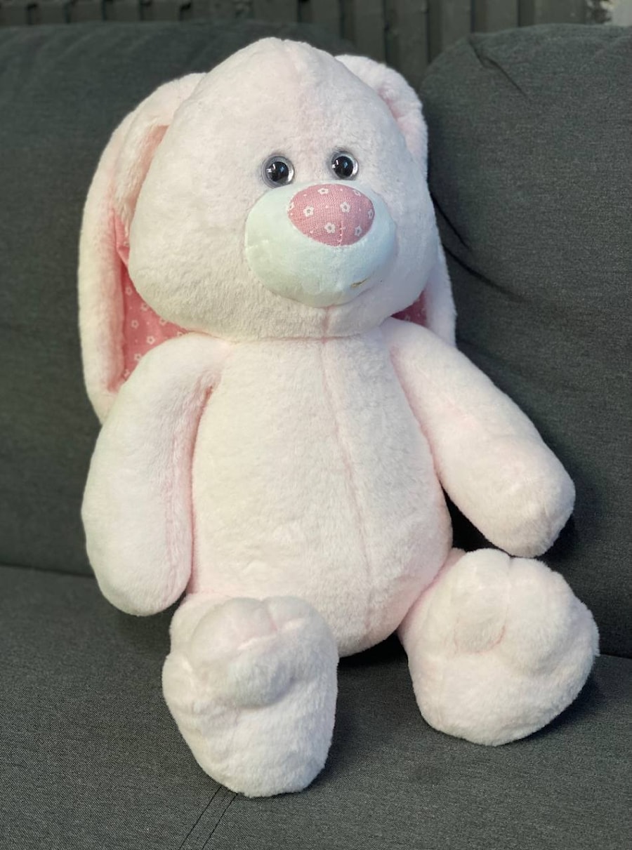 Розовый заяц