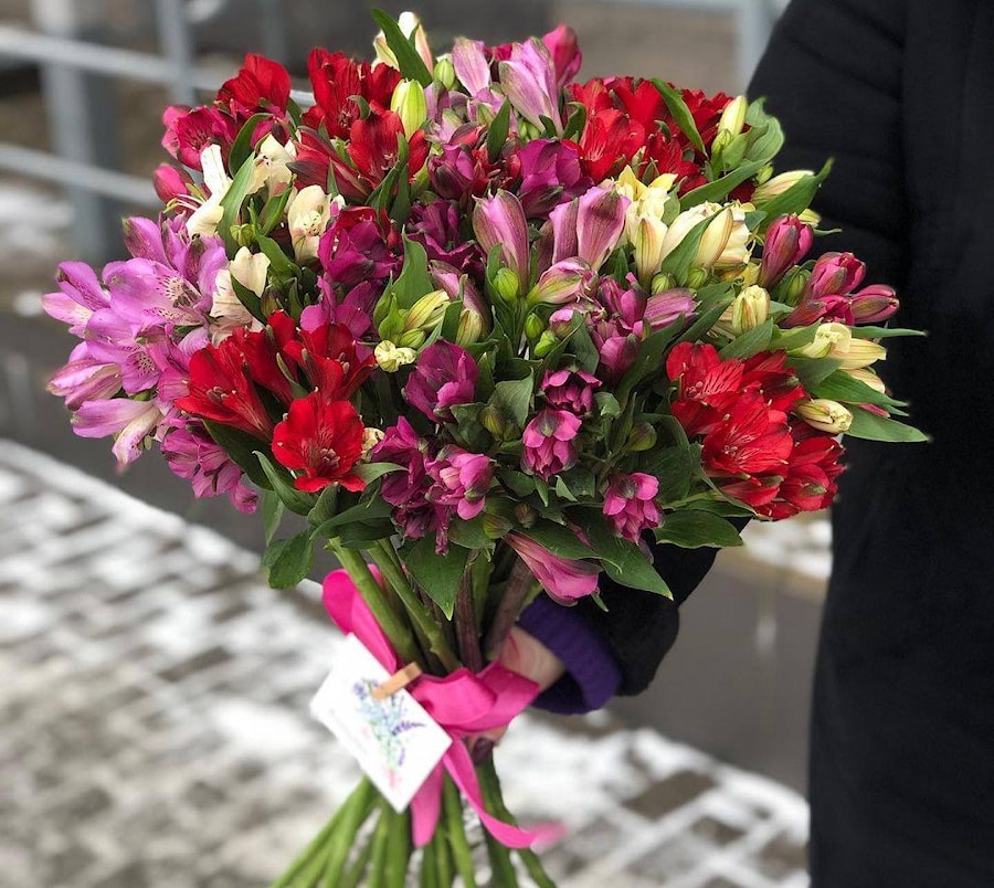 Букет №80 "Нежная Альстромерия"