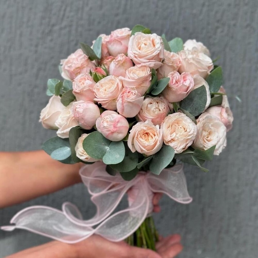 Свадебный букет "Веер роз"