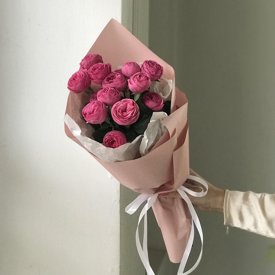 3 кустовых пионовидных розы Giselle Жизель