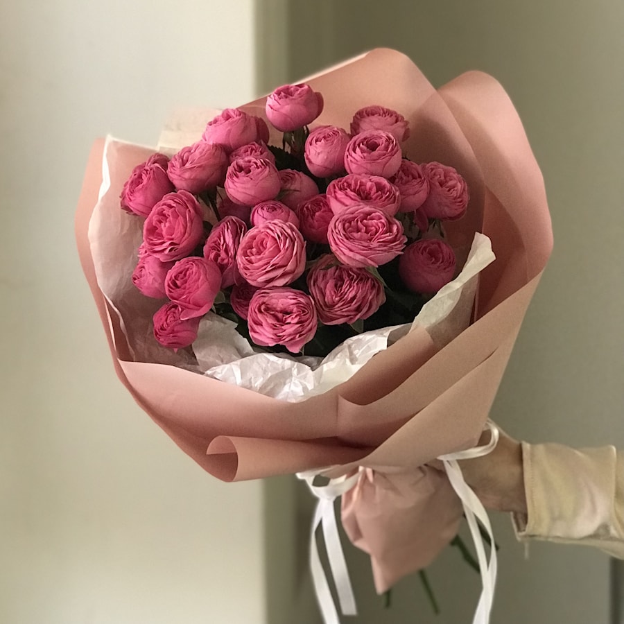 7 пионовидных роз Giselle Жизель